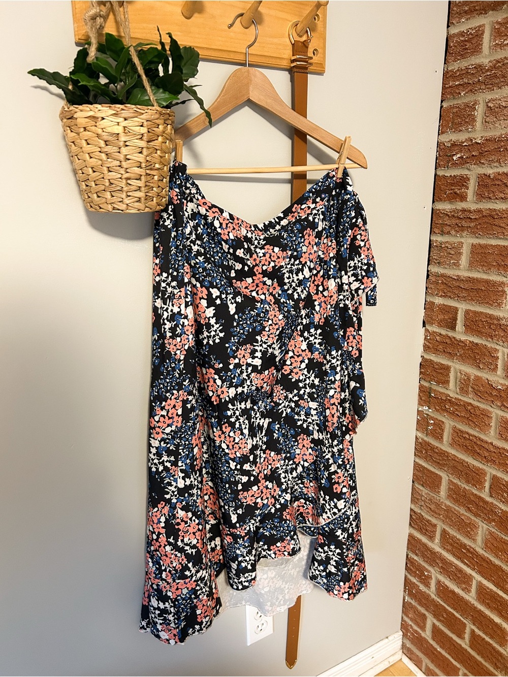 Skirt in Navy with Coral and White Flowers